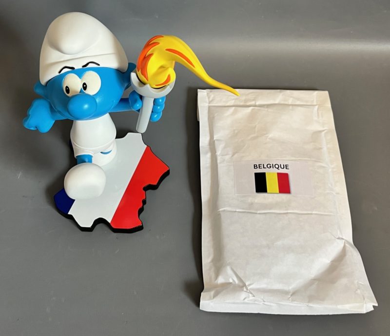 Peyo - Le schtroumpf porteur de la flamme olympique - Version 2 socles - Zedibulle - 2024