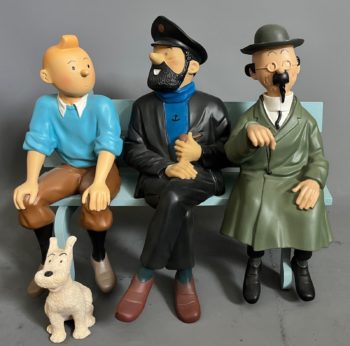 Tintin, Haddock, Tournesol et Milou assis sur le banc - Leblon Delienne
