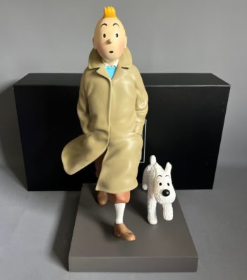 Hergé - Figurine Tintin en trench coat et Milou - 60 cm - Tintinimaginatio - 2025 - (Disponibilité juin 2025)