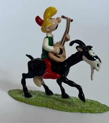 Peyo - Figurine Pirlouit jouant de la guitare à cheval sur biquette - Pixi - 2002